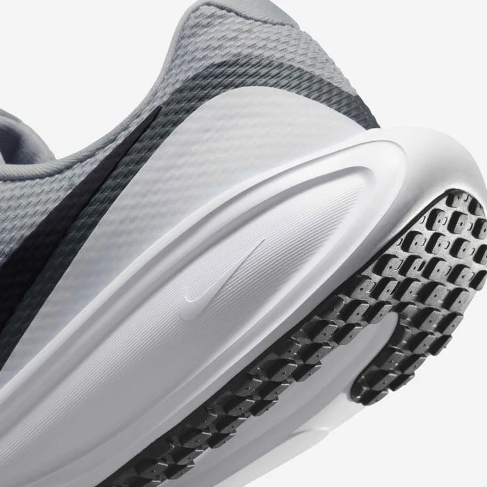 Nike Revolution 8 Grey