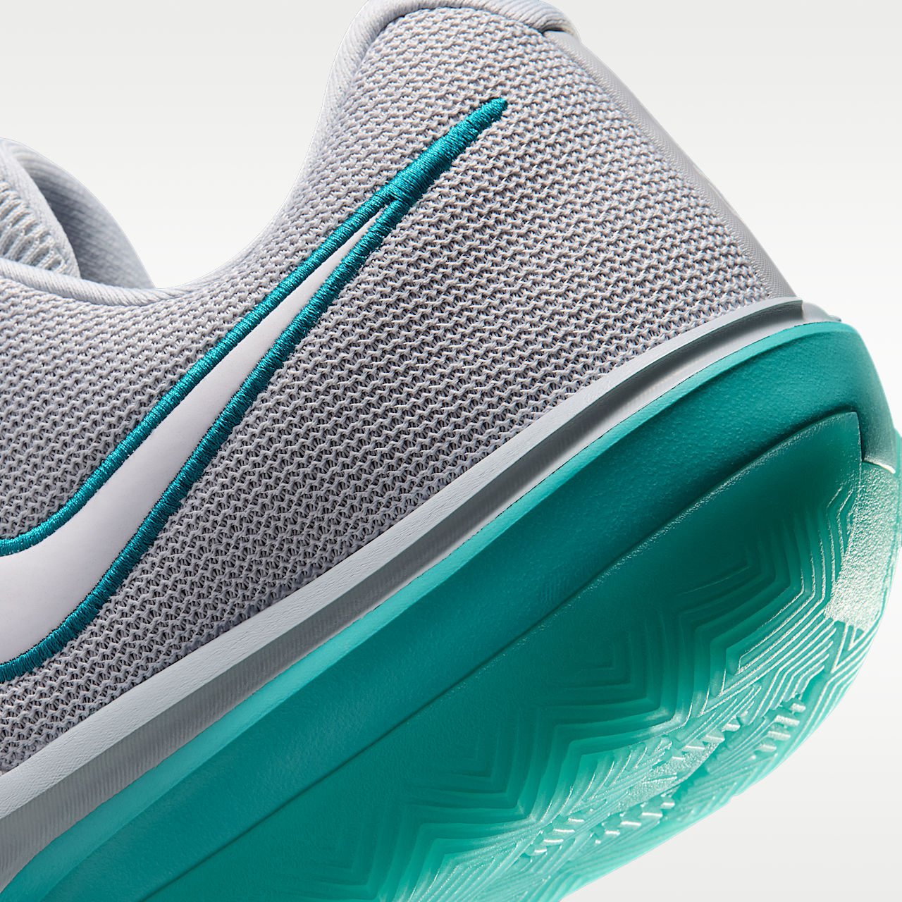 Nike G.T. Cut Academy 2 Men's Basketball Shoes HV9774-004