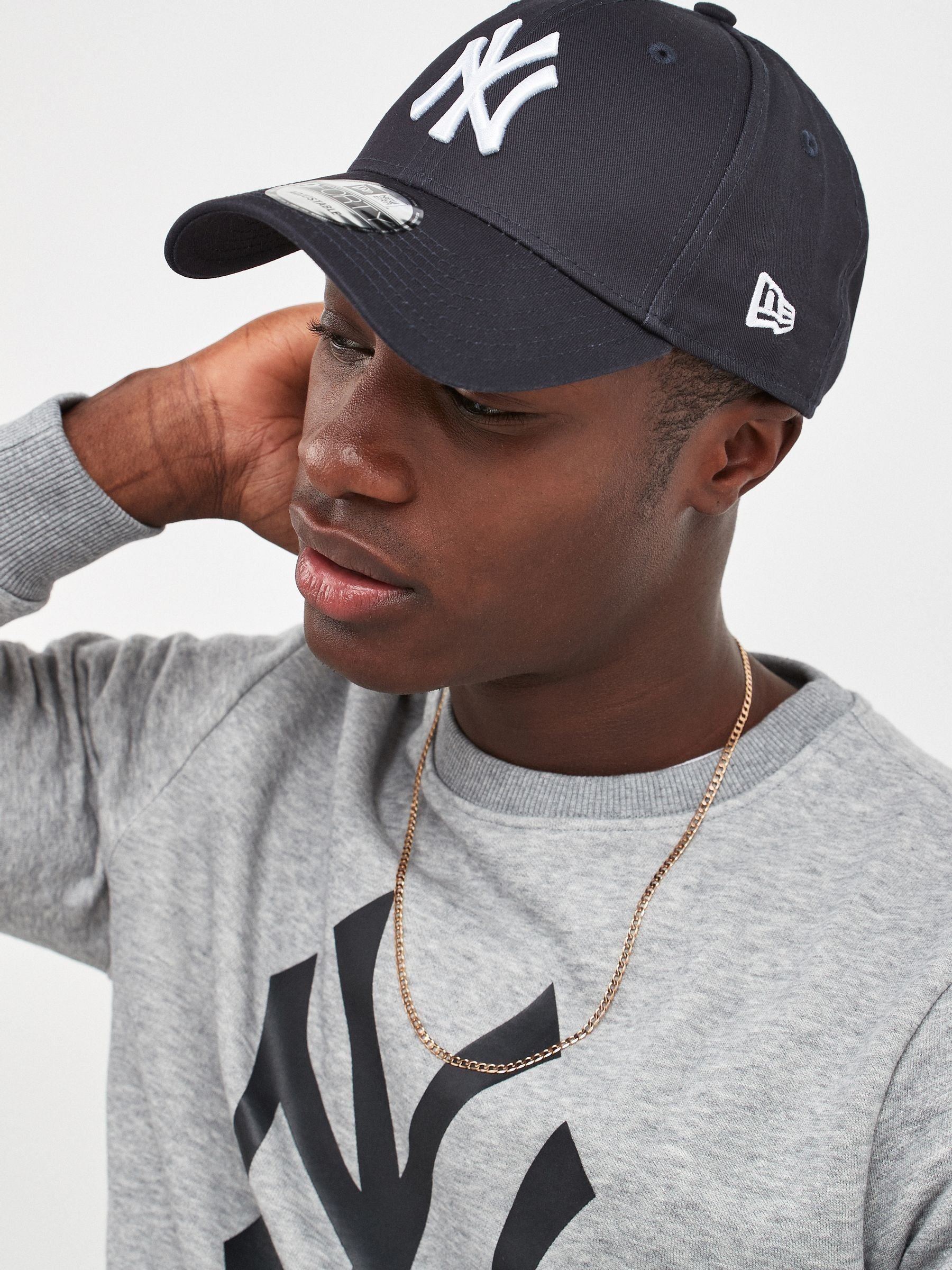 New Era Navy Blue New York Yankees Essential 9FORTY Cap
