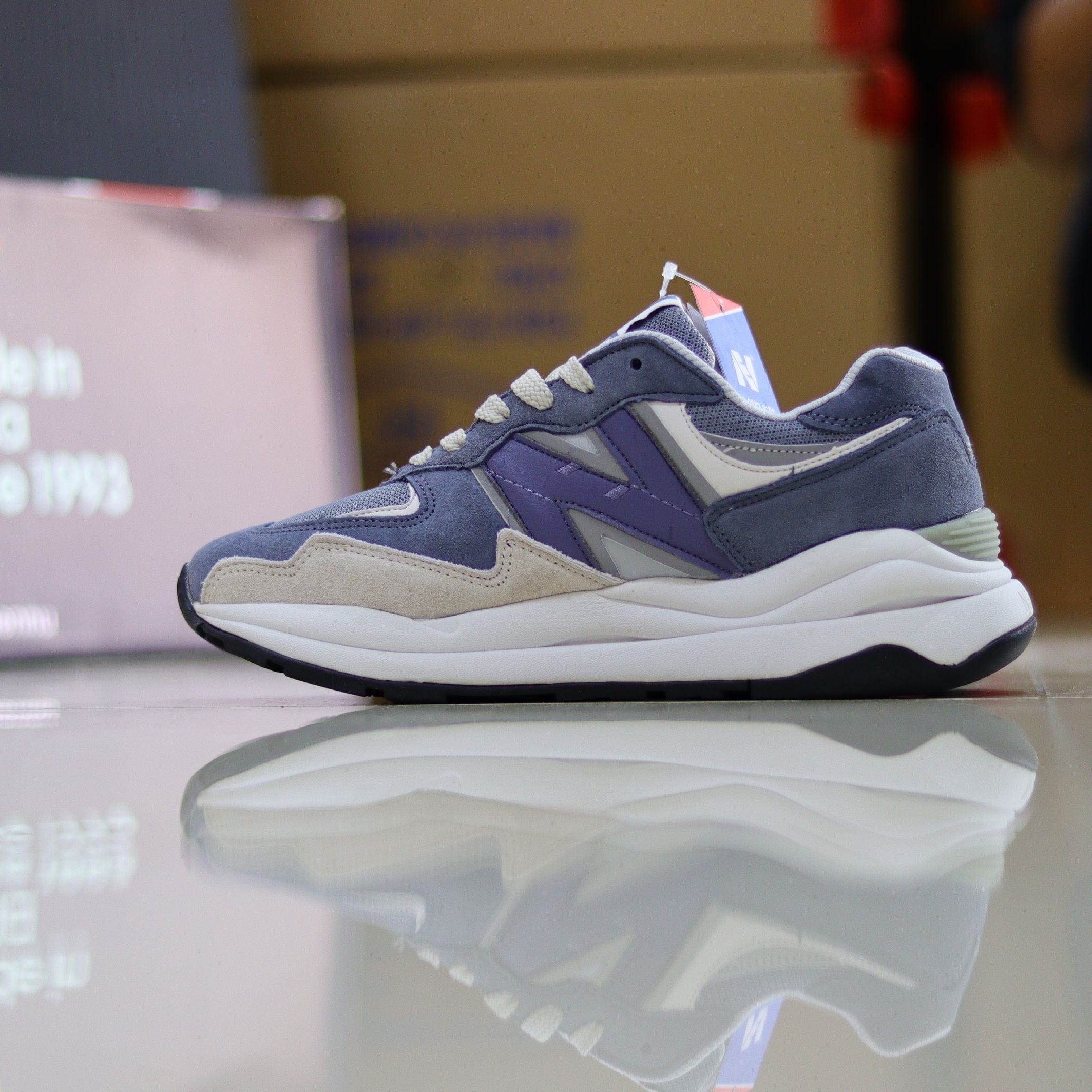 New Naennu Medicated Shoe Navy - Jango Mall